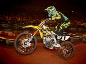 Video: racing Arenacross with SR75-Molson Suzuki