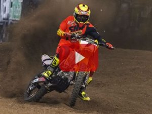 Video: Watch Thomas Ramette lift his third consecutive Arenacross title