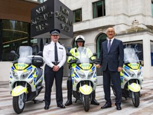 Suzuki Hydrogen Fuel Cell Burgman trialled by Met Police