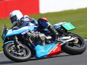 Suzuki announces classic bike track day at Cadwell Park