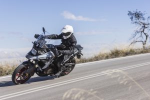 Suzuki-V-Strom-1050-action-JC-0520-1.jpg