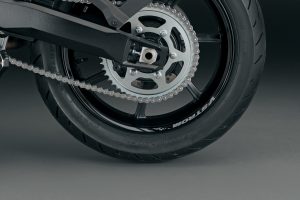 DL800RQM4_accessories_Rim_decals_rear_black.jpg