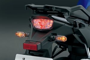 DL800RQM4_rear_ocmbination_light_on.jpg