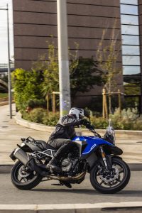 V-Strom-800-Action-_14.jpg