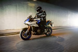 GSX-S1000GX_M4_YSF_Action_24.jpg