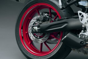 GSX800FRQM4_accessories_wheel_decals.jpg