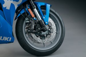 GSX800FRQM4_front_tyre.jpg