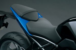 GSX800FRQM4_seat.jpg