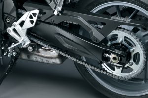 GSX800FRQM4_swingarm.jpg