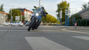 v-strom_800re_city_action_blue.mp4