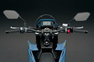 DR-Z400SMRLM5_Cockpit-scaled.jpg