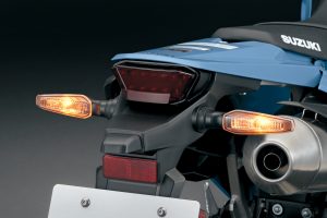 DR-Z400SMRLM5_Rear_turn_signal_ON-scaled.jpg