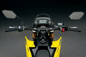 DR-Z400SRJM5_Cockpit-scaled.jpg