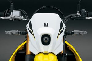 DR-Z400SRJM5_Headlight_OFF-scaled.jpg