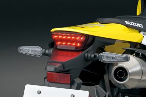 DR-Z400SRJM5_Rear_combination_light_ON-scaled.jpg