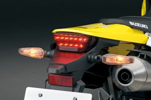 DR-Z400SRJM5_Rear_turn_signal_ON-scaled.jpg