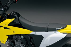 DR-Z400SRJM5_Seat-scaled.jpg