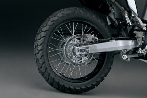 DR-Z400SRJM5_Rear_Axle_Slider-scaled.jpg